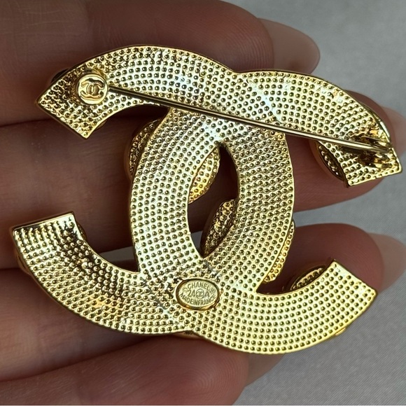 Elegant Designer Brooch with Jewel Tones - Picture 2 of 6